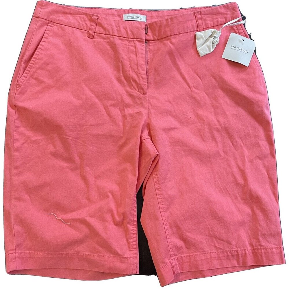 Madison Belk Shorts Women’s New Size 4 Pink